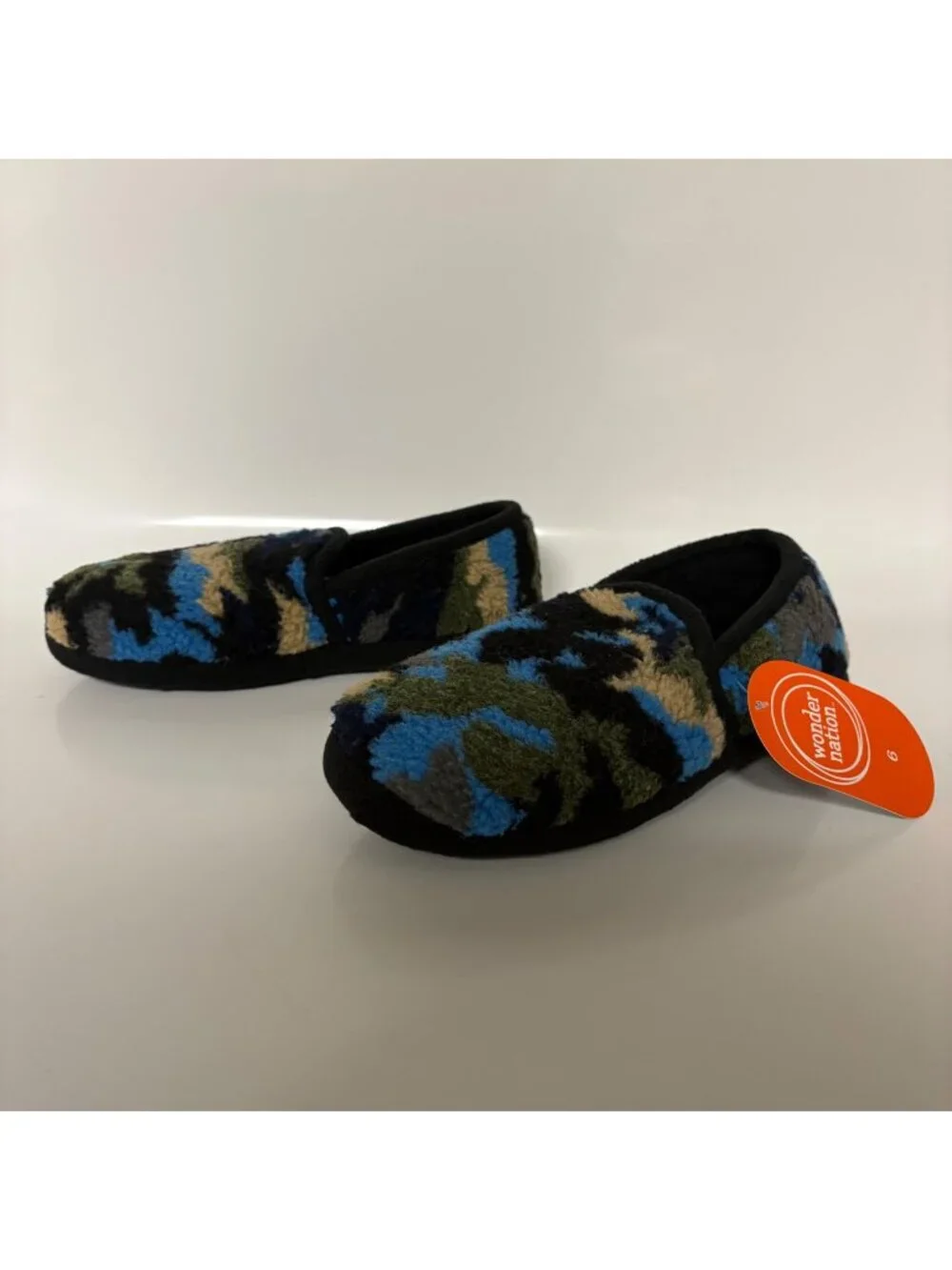 Wonder Nation BYB Black Blue Camo Fuzzy Slippers Boys Size 6 Slip On NEW